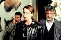 Die Neue - Eine Frau mit Kaliber – (v.li.) Rainer Egger (Sterntaler), Doris Schretzmayer (Lisa Engel), Heinz Marecek (Rudi Aschenbrenner).