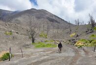 Im Land der Feuerberge – Seit Januar 2006 ist der Vulkan Turrialba in Costa Rica sehr aktiv. Seine Ausbrüche zerstörten mehrere Siedlungen.