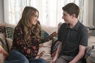 Speechless – Zweite von links: Ray DiMeo (Mason Cook)