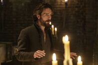 Sleepy Hollow – Crane (Tom Mison), Abbie und Joe müssen gegen eine Gruppe Berserker kämpfen, um diese von Jennys Fährte abzubringen - doch diese erbarmungslosen Krieger sind nicht das einzige Problem ...
