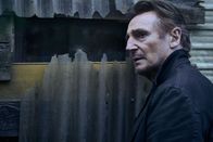 Blacklight – Travis Block (Liam Neeson) löst inoffiziell Probleme des FBI. In erster Linie bedeutet dass, er rettet das Leben von Undercoveragenten, deren Tarnung aufgeflogen ist.