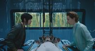Ghost in the Shell – Major (Scarlett Johansson, l.); Dr. Dahlin (Anamaria Marinca, r.)