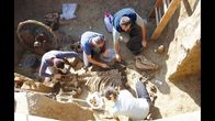 Wunderbauten der Geschichte – Sensationsfund in Kroatien: 2009 stoßen Archäologen auf einen römischen Streitwagen und Pferdeknochen.