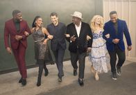 The Neighborhood – (2. Staffel) - (v.l.n.r.) Malcolm Butler (Sheaun McKinney); Tina Butler (Tichina Arnold); Dave Johnson (Max Greenfield); Calvin Butler (Cedric the Entertainer); Gemma Johnson (Beth Behrs); Marty Butler (Marcel Spears)