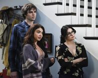 Modern Family – Reid Ewing (Dylan Marshall), Sarah Hyland (Haley Dunphy), Ariel Winter (Alex Dunphy).