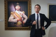 How I Met Your Mother – Barney (Neil Patrick Harris) hat seine eigene Geschichte zum letzten Treffen mit dem Captain ...