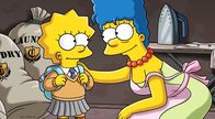 Die Simpsons – Lisa (l.) beschließt die Schule zu wechseln und will nun die Cloisters-Akademie, eine Eliteschule, besuchen. Marge (r.) hat einen ganz besonderen Weg gefunden, ihrer Tochter den Besuch auf dieser Privatschule zu ermöglichen.