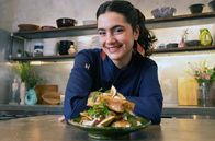 Zu Tisch mit Lucie - Kitchen Hacks (ARTE) – Diese Samosas hat Lucie mit Feigen zubereitet.