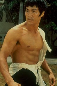 Bruce Lee - Die Todesfaust des Chen Li – Weil Cheng Li (Bruce Lee) nimmt den Kampf auf.
