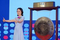 Die Welt der Superreichen – Aus einer Lehrerin wurde eine Pharma-Milliardärin: Zhong Huijuan.