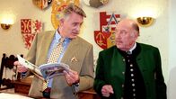 Schlosshotel Orth – (v.li.): Klaus Wildbolz (Wenzel Hofer), Hans Kraemmer (Josef Schimek).
