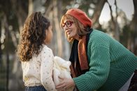 Spreadsheet – Abby (Harper Nichols, l.); Carol (Kerry Armstrong, r.)