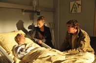SOKO Stuttgart – Max Schmidt (Stephan Szász, r.), Doris Schmidt (Caroline Redl, M.) und Paula Schmidt (Sarah Giese, l.).