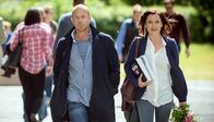 Keine Ehe ohne Pause – Susanne (Inka Friedrich) besteht auf eine Ehepause. Ihr Mann Max (Heino Ferch) ist davon nicht begeistert.