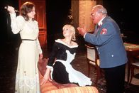 Kommissar Rex – L-R: Beate (Svantje Wascher), Sabine (Anette Hellwig), Max Koch (Fritz Muliar)