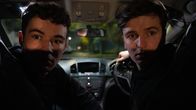Kin – Anthony Kinsella (Mark Mckenna Jr., l.) und Lee Reid (Matt Lenehan, r.)