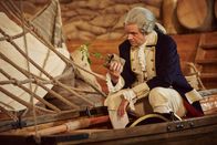 Sketch History – Matthias Matschke als Capitain William Bligh.