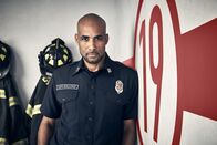 Seattle Firefighters - Die jungen Helden – Robert Sullivan (Boris Kodjoe)