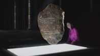 Strangest Things – Der rätselhafte Dare-Stein könnte, wenn er echt ist, das Schicksal von 115 Menschen beschreiben, die im Jahr 1587 die erste dauerhafte englische Kolonie in Nordamerika gründen wollten - und (beinahe) spurlos verschwanden.