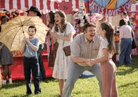 Young Sheldon – (v.l.n.r.) Sheldon (Iain Armitage); Mary (Zoe Perry); George (Lance Barber); Missy (Raegan Revord)