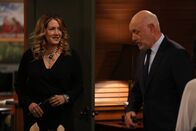 Last Man Standing – Wendi (Joely Fisher, l.); Ed Alzate (Hector Elizondo, r.)