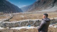 Im Angesicht der Katastrophe – Lhakpa Jangba spricht über den Verlust seiner Familie durch den Lawinenabgang in Langtang. (National Geographic/Steve Organ)