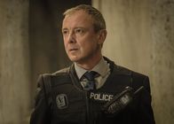 Detective Grace – DS Roy Grace (John Simm) muss eine Serie von Vergewaltigungen aufklären, die ihn an eine ähnliche Reihe von Verbrechen vor zehn Jahren erinnert. Ist der berüchtigte "Prowler" (zu deutsch etwa: Herumtreiber, Spanner) zurück?