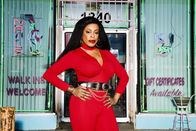 Claws – Desna Simms (Niecy Nash).