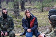 Club – Barbara Lüthi (M.) mit ukrainischen Soldaten in Ausbildung