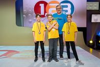 1, 2 oder 3 – Das Rateteam aus Tullnerbach/Österreich mit Elton.