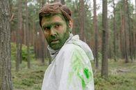 Lauchhammer - Tod in der Lausitz – Martin Jaschke (Kai Ivo Baulitz) bei einer Klimaaktivisten-Aktion