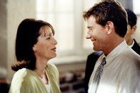 Malcolm mittendrin – Lois (Jane Kaczmarek) und Hal (Bryan Cranston) nehmen an einem Kongreß teil.