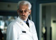 The Assignment - Der Auftrag – Ein schrecklicher Terroranschlag erschüttert Paris. Der CIA-Mann Jack Shaw (Donald Sutherland) vermutet den weltweit berüchtigten Terroristen Carlos Sanchez als Drahtzieher.