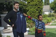 Single Parents – Will Cooper (Taran Killam, l.); Rory Banks (Devin Trey Campbell, r.)