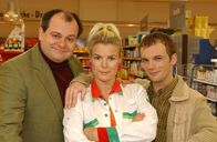 Die dreisten drei - Die Comedy-WG – v.l.n.r.: Markus Majowski, Mirja Boes, Ralf Schmitz - das sind die Bewohner Deutschlands berühmtester Comedy-WG.