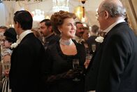 Das Sacher. In bester Gesellschaft – Englische Diplomatin (Francesca von Habsburg).