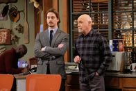 Last Man Standing – Kyle Anderson (Christoph Sanders, l.); Ed Alzate (Hector Elizondo, r.)