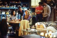 Friends – (v.l.n.r.) Monica Geller (Courteney Cox); Rachel Green (Jennifer Aniston); Phoebe Buffay (Lisa Kudrow); Joey Tribbiani (Matt LeBlanc); Ross Geller (David Schwimmer)