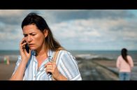 Die Rückkehr – Eigentlich wollte sich Esther (Emilie De Roo) mit ihrer Tochter Lola gemeinsam einen schönen Tag machen: Doch sie erhält einen Anruf von Britt.
