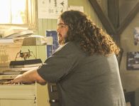 Hawaii Five-0 – Bei der Aufklärung eines dreifachen Mordes bekommt das Team Unterstützung von Verschwörungstheoretiker Jerry Ortega (Jorge Garcia) ...