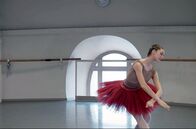 Die Tanzschüler der Pariser Oper ... Die Reifejahre – Clémence bereitet sich auf den internen Wettbewerb vor, der jährlich unter den Tänzern der Pariser Oper stattfindet.