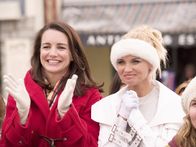Blendende Weihnachten – v.li.: Kelly Finch (Kristin Davis), Tia Hall (Kristin Chenoweth)