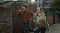 Extraordinary – Jen (Máiréad Tyers) und Jizzlord (Luke Rollason) wagen einen riskanten Schritt und entführen einen Hund, den Jizzlord überraschend wiedererkennt. Doch wird der Hund die Geheimnisse seiner mysteriösen Vergangenheit enthüllen können?