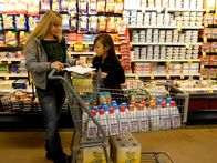 Couponing Extrem – Angelique shopping with daughter Nyomi.