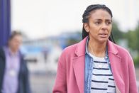 The Bay – Die verzweifelte Suche nach ihrem Sohn treibt DS Townsend (Marsha Thomason) an ihre Grenzen. Da die Suche in Morecambe Bay erfolglos bleibt, steigt die Angst um ihn immer weiter.