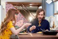 Einfach kochen mit Mary – Mary Berg (l.); Aaron (r.)