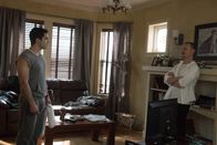 The Exorcist – Nachdem Pater Tomas (Alfonso Herrera, l.) von Bischoff Egan keine Erlaubnis für einen Exorzismus erhalten hat, beschließt Pater Marcus (Ben Daniels, r.), die Führung zu übernehmen ...