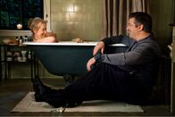 Wenn Liebe so einfach wäre – In New York erinnern sich Jane (Meryl Streep) und Jake (Alec Baldwin) der guten alten Zeiten, die sie als Ehepaar verbrachten. Doch für Jake ist es mehr - er hofft auf eine Rückkehr an die Seite seiner geschiedenen Frau.