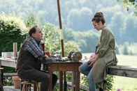 Die Chefin – Was haben die Tochter des Opfers (Alice Dwyer r.) und dessen ehemaliger Partner (Johann Adam Oest l.) miteinander zu schaffen?