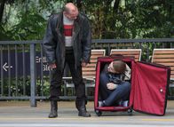 Knallerfrauen – In "Knallerfrauen" tut Martina Hill (r.) wonach ihr der Sinn steht - hemmungslos und unangepasst ...